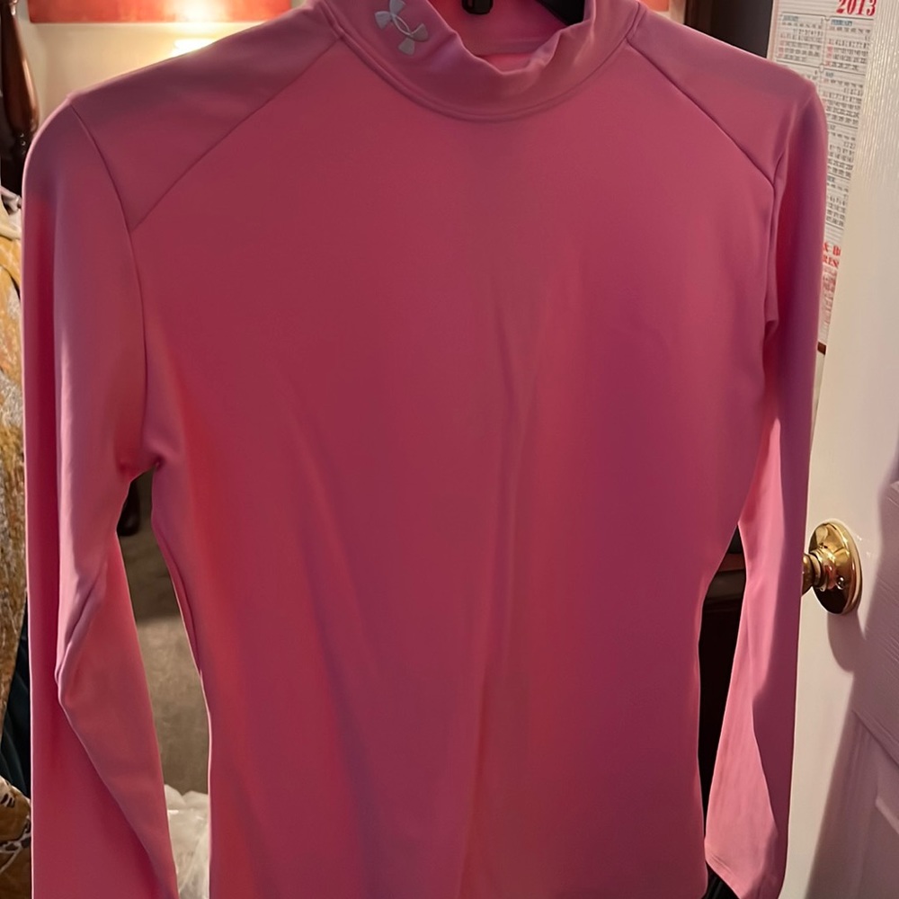 Scoop neck under armour long sleeve shirt